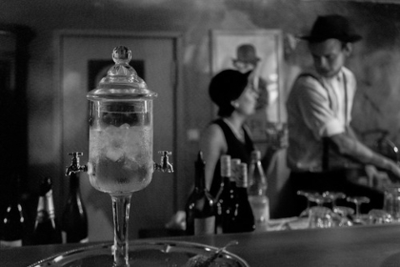 Le bar du Delphi, et une fontaine à Absinthe